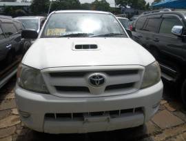 Manual Toyota Hilux Double Cabin ,  2,600,000