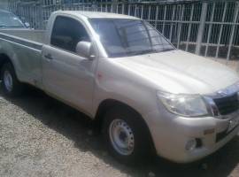 Toyota Hilux Revo,  2,300,000